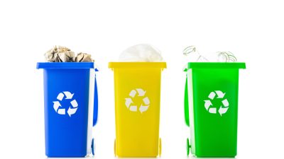 poubelles differentes couleurrs tri selectif