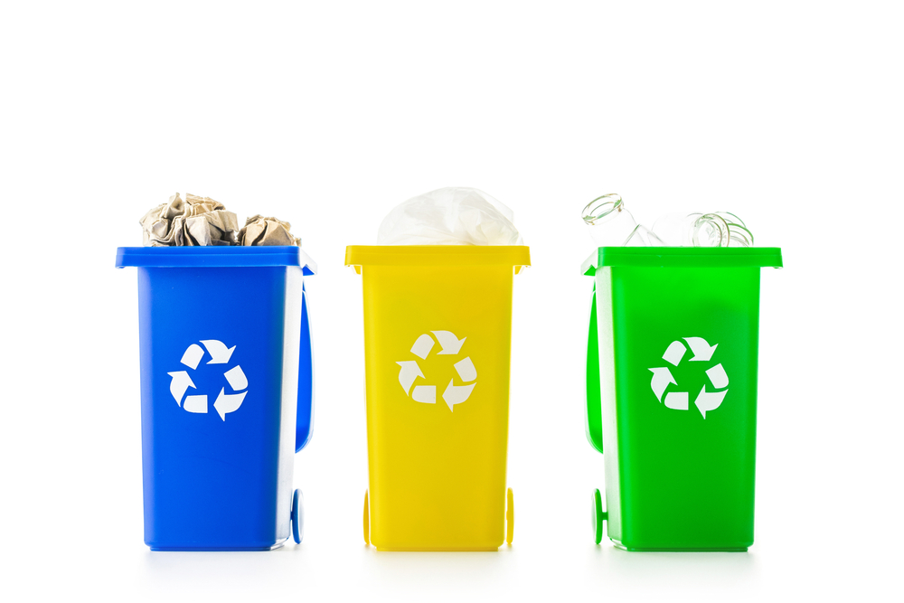 poubelles differentes couleurrs tri selectif