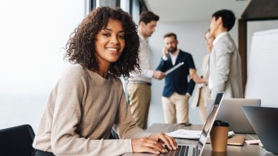 femme travail entreprise